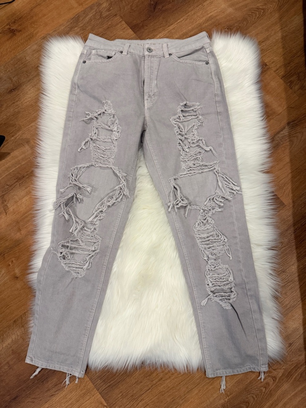 AE Mom Jean - Distressed - Size 6